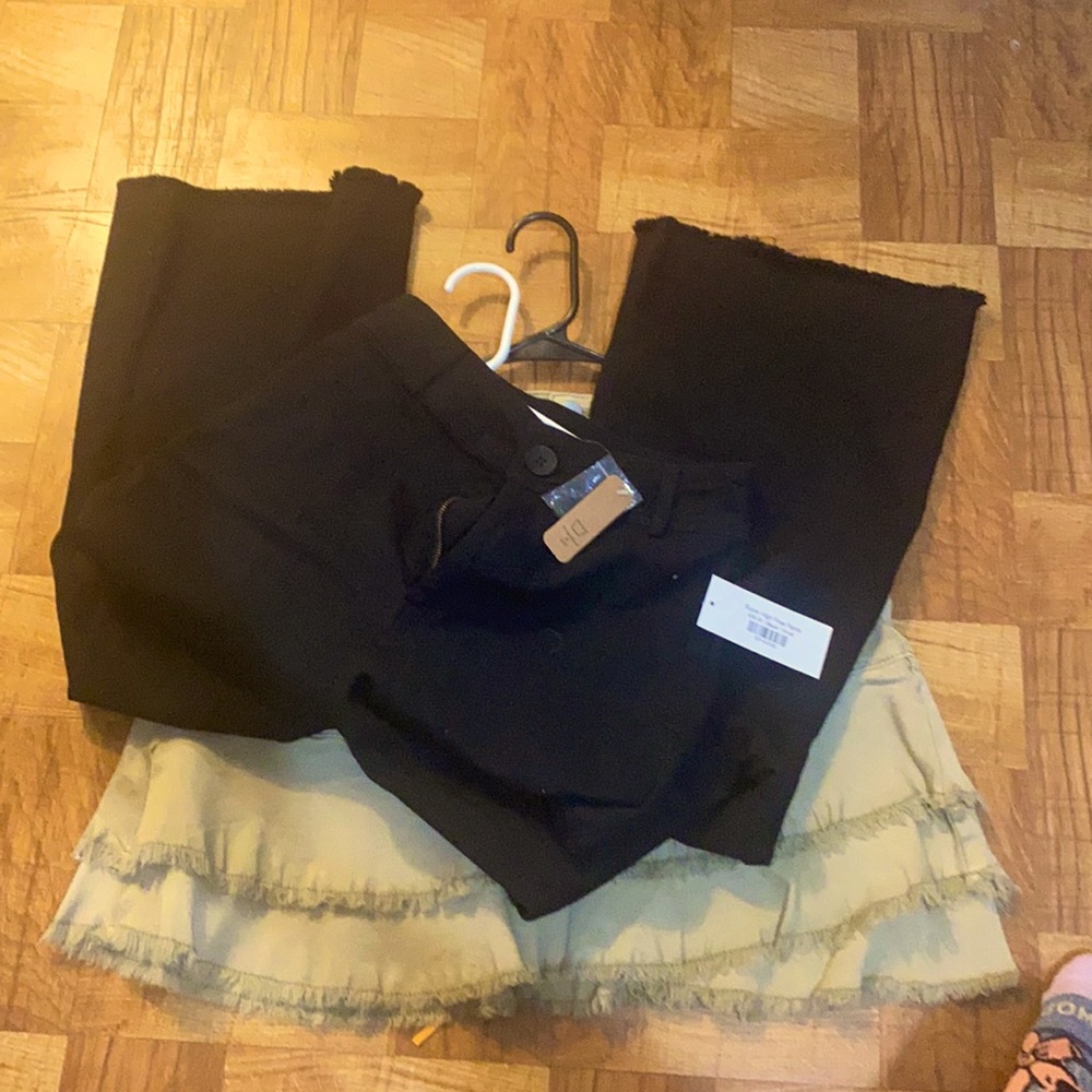 High waited Black Fringe hem wide leg pants size small (NWT)